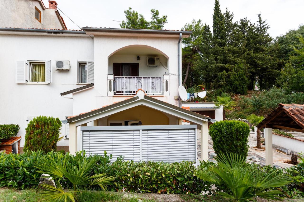 Apartmani Mili Malinska Exteriér fotografie