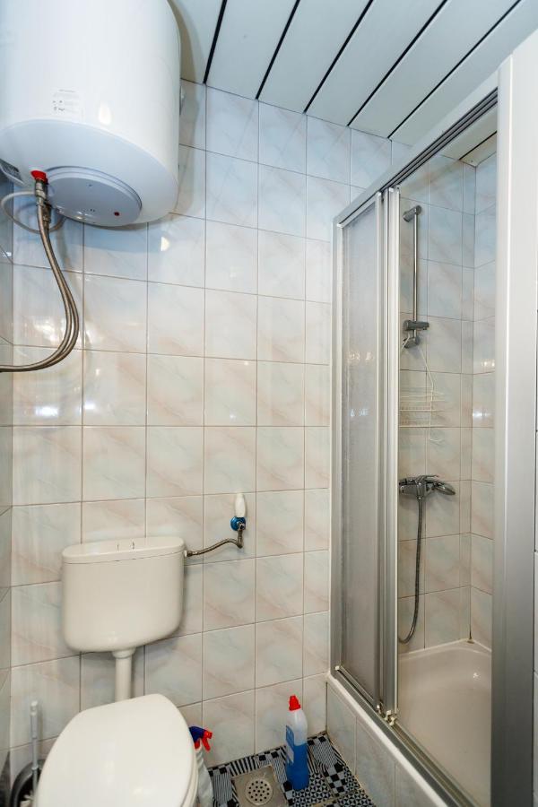 Apartmani Mili Malinska Exteriér fotografie