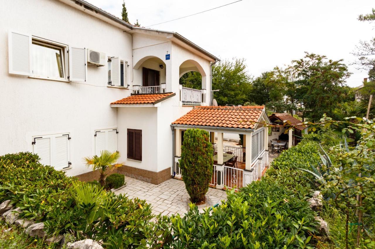 Apartmani Mili Malinska Exteriér fotografie