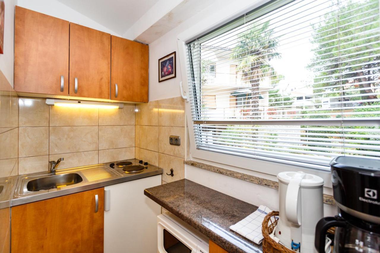 Apartmani Mili Malinska Exteriér fotografie