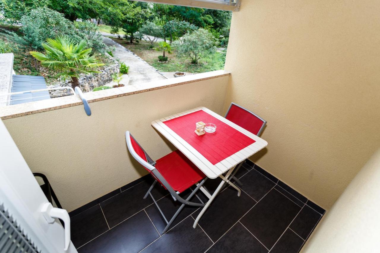 Apartmani Mili Malinska Exteriér fotografie