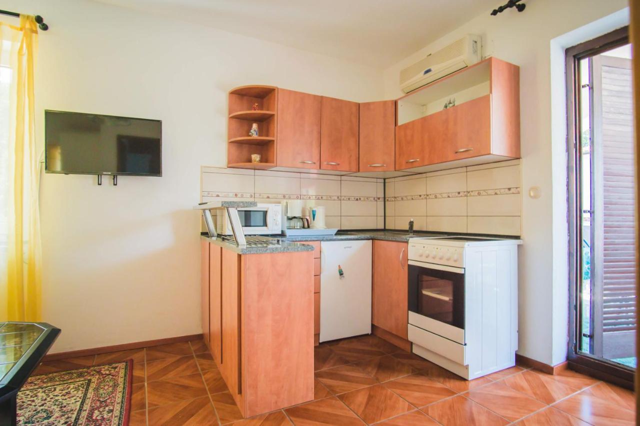 Apartmani Mili Malinska Exteriér fotografie