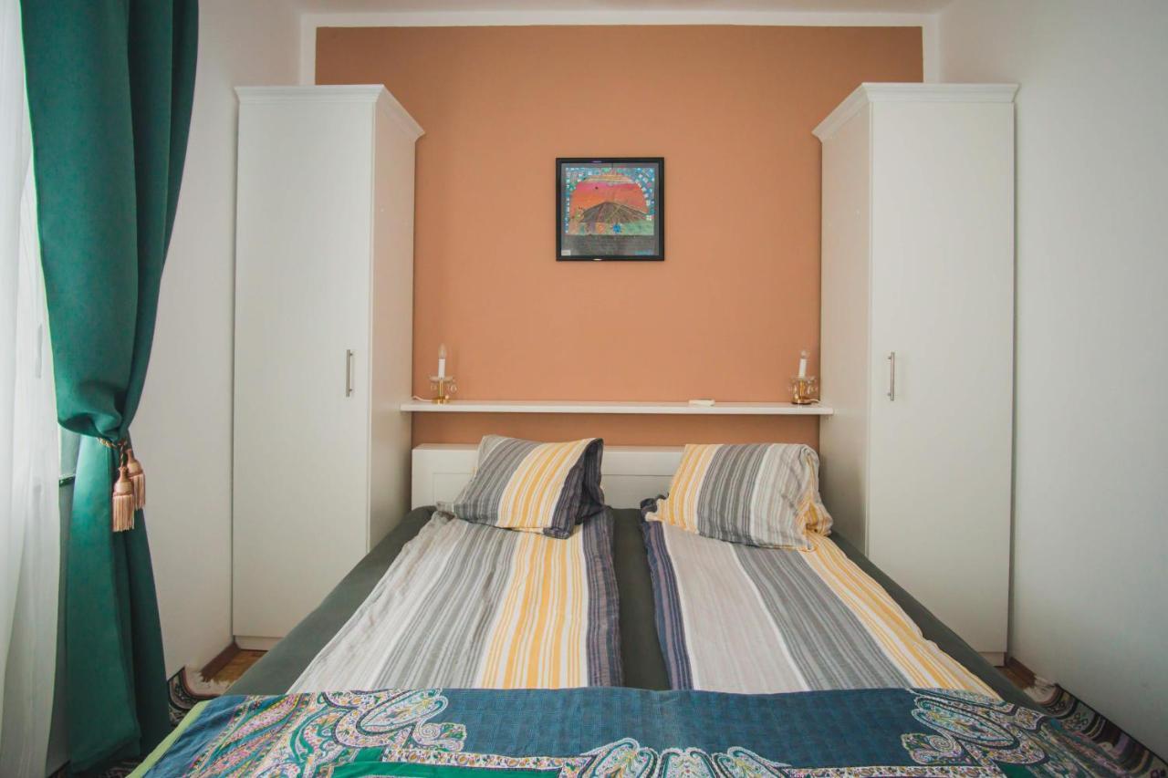 Apartmani Mili Malinska Exteriér fotografie